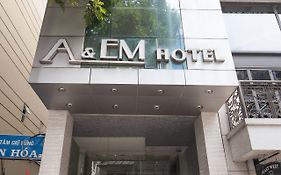 A&Em - The Petit Hotel